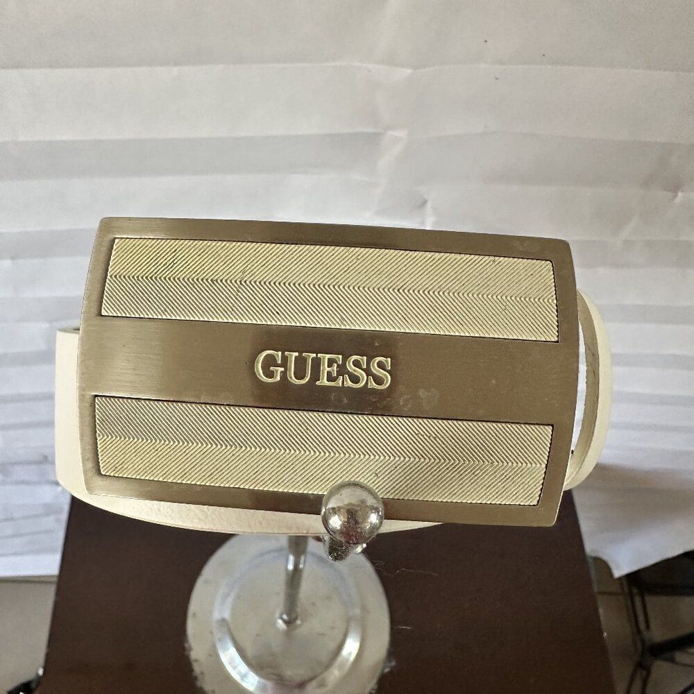 GUESS Men’s White Belt Size 30 Faux Leather Casual Fashion Accessory